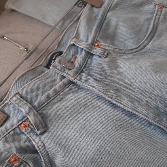 Club Monaco Relaxed Slim Crop and Strength Leg Denim Jeans - Picture 13 of 16